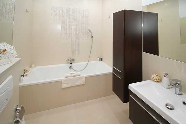 Bathroom with bath tub