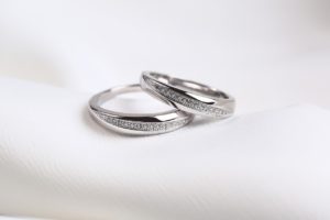 White gold rings